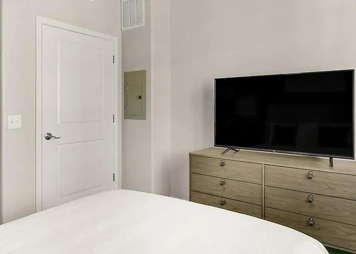 Landing - Modern With Amazing Amenities