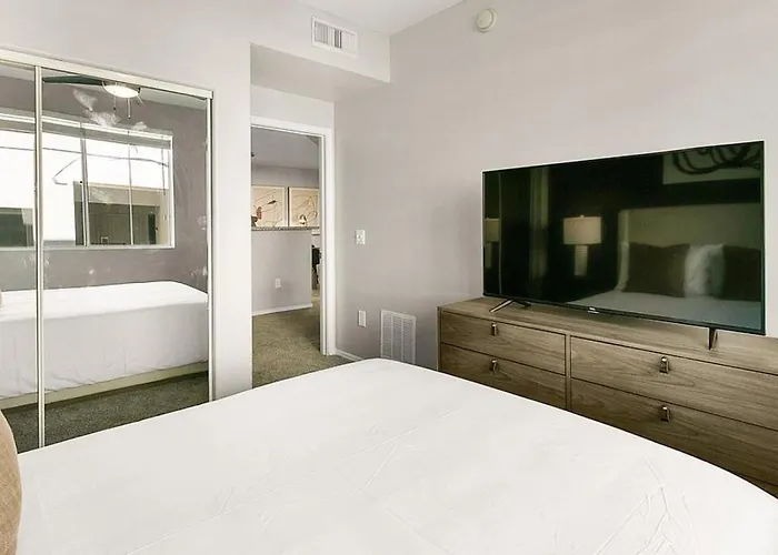 Landing - Modern With Amazing Amenities *